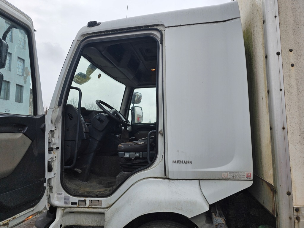 Кабіна спальне місце renault midlum dxi 06-14 rok Зі Шроту