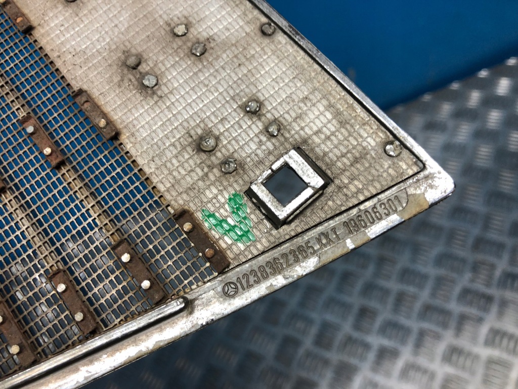 Купить Mercedes w123 c123 купе решётка жабо хром 1238362365