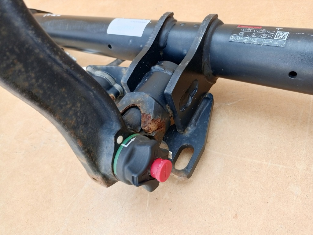 Tesla model x 2020- hak буксировочный балка 55r-012370 Оригинал