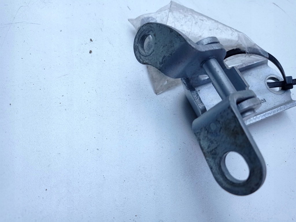 фото №5, Петля дверь задняя toyota yaris ii