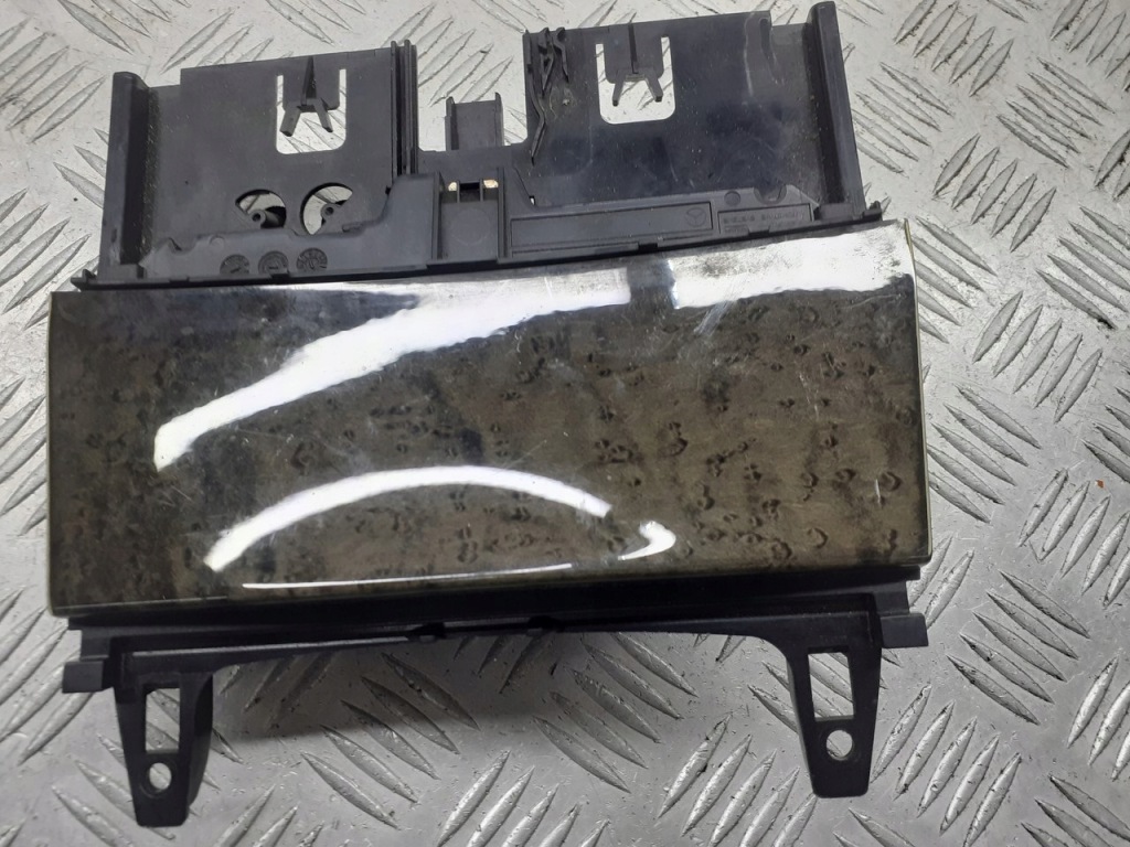 фото №1, Попільничка mercedes w204 2.2 cdi a2046800179