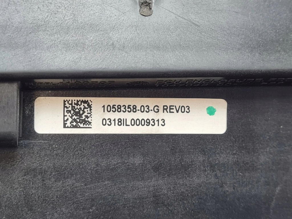 Купить 2018 tesla model x корпус компьютер двигателя 104704200f