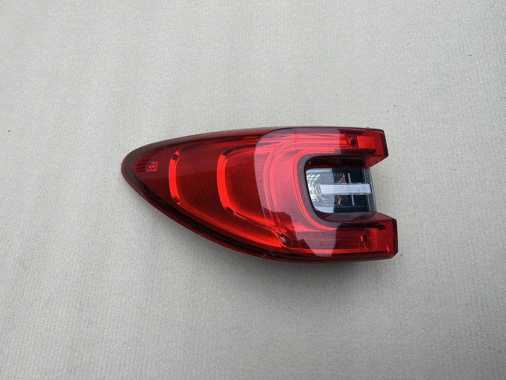 фото №1, Renault kadjar задняя левая лампа крыло przedlift