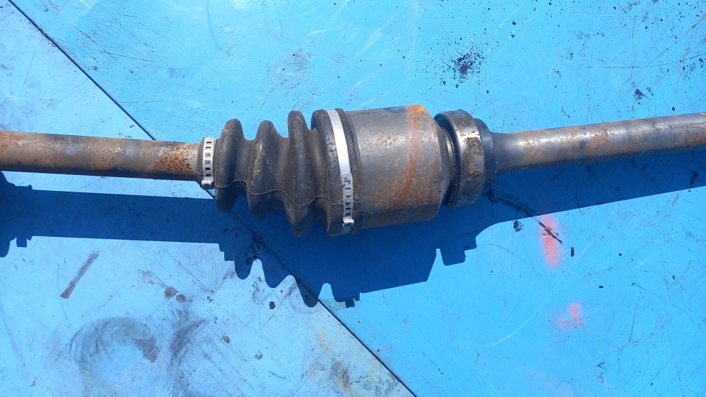 фото №3, Привідний вал права volvo s80 2.5d 00r