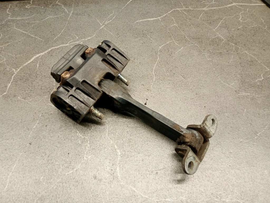 фото №8, 60690660 ограничитель правый задняя alfa romeo 159