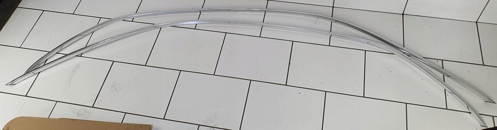 фото №1, Mercedes w212 sedan молдинг боковая хром левая