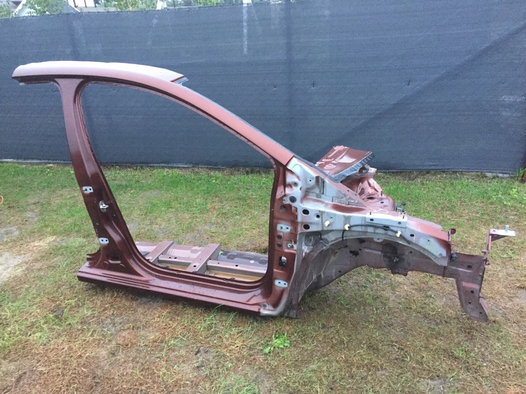 фото №1, Renault clio четверть правая лонжерон порог подкрылок чашка блок двигателя