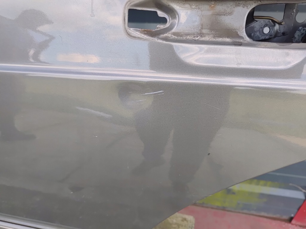 Mercedes w126 двері лівий задній long в Україні