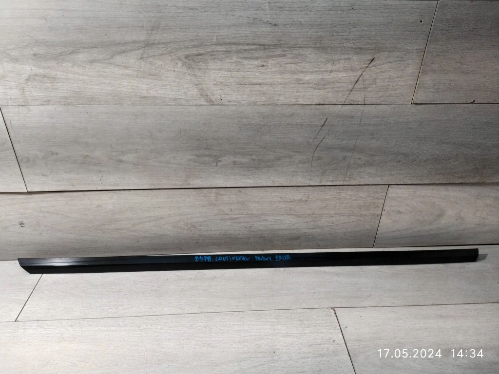 Купити 8378. bentley continental молдинг двері праві перед 3sd853516