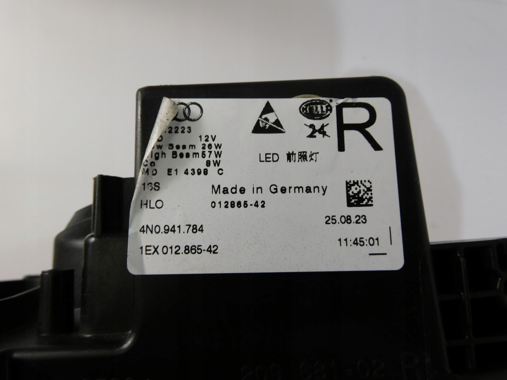 Audi a8 d5 4n фара правый  matrix 4n0941784 cała с Разборки
