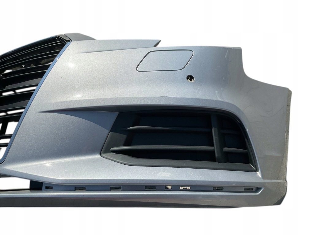 Бампер, решётка , решётка радиатора, решётки audi a-3/a3 8v рестайлинг  седан 451. в Украине