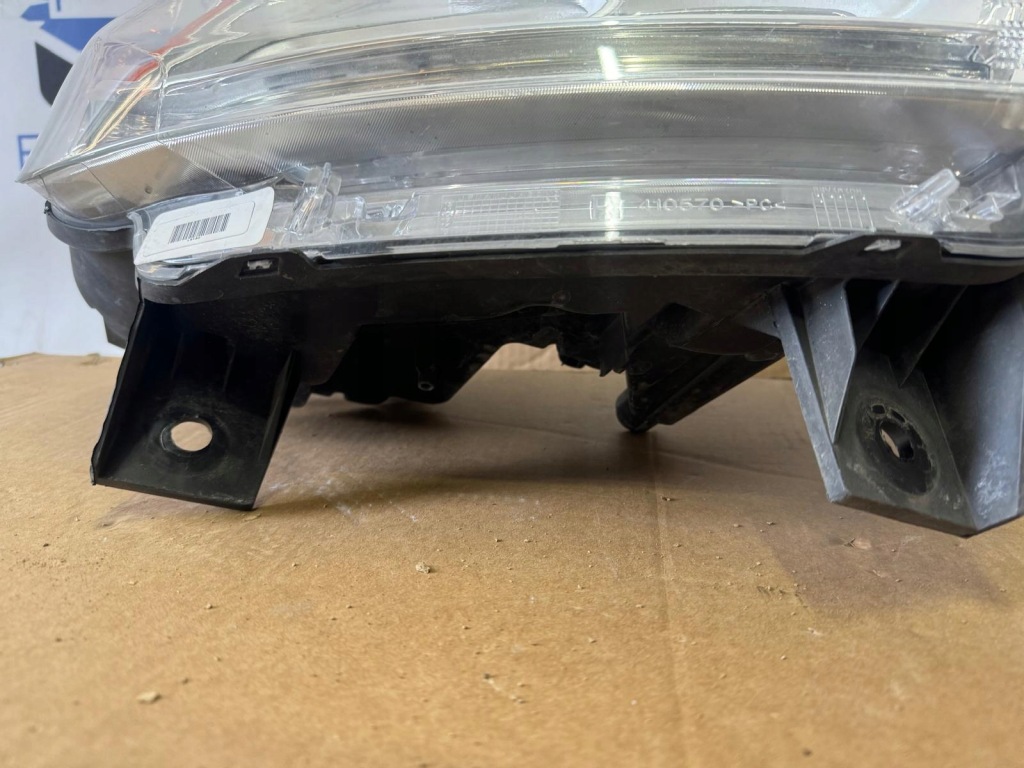 Фара передняя левая правый  линза ксенон led dodge durango 14-20r 410570 Киев