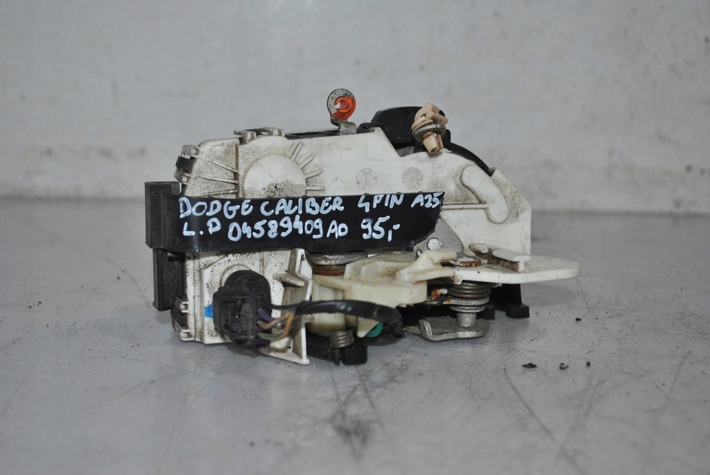 Купить Замок дверь левый перед dodge caliber 4 pin 04589409ad