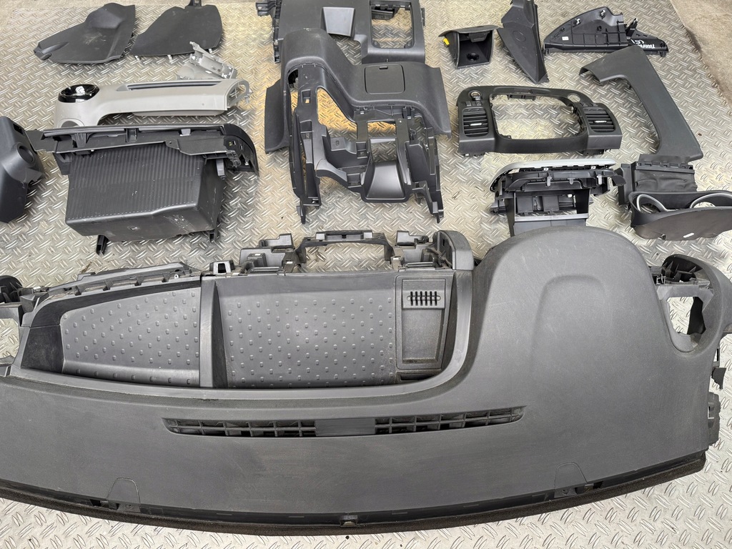 фото №8, Trafic iii 15- консоль панель приладів приладова панель приладів