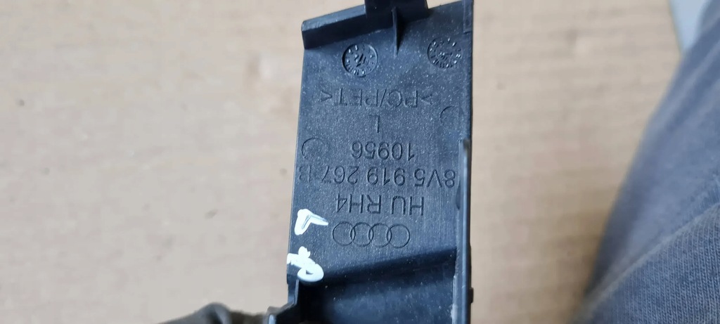 фото №8, S3 8v sedan a3 кронштейн кронштейн pdc w решётка радиатора левый перед 8v5919267b