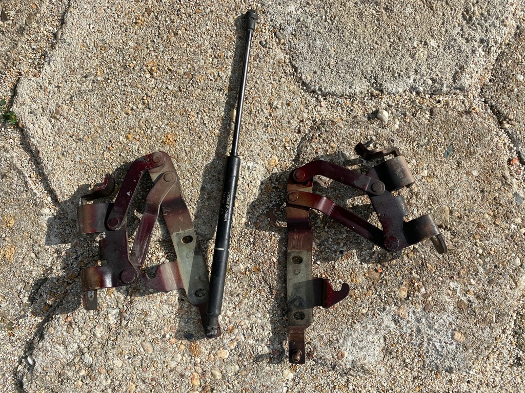 фото №1, Lancia thesis петлі капот лівий правий kpl + привід