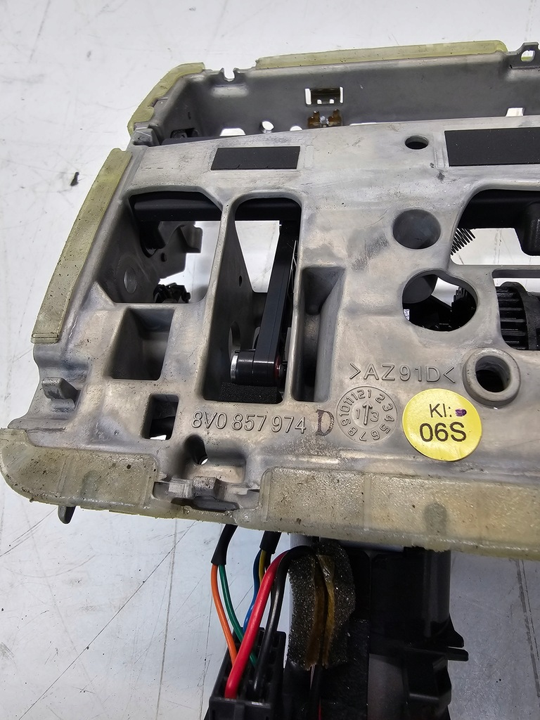 фото №5, Підйомник дисплея audi a3 8v 8v0857974d