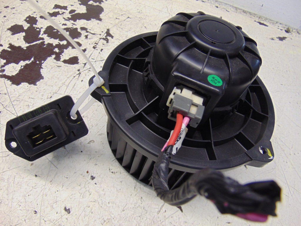 фото №1, Вентилятор повітродувка обдув резистор hyundai i40 lift 1.7crdi europa