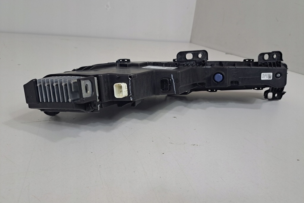 фото №9, Комплект лампа передних bmw 7 g70 9879935 2022