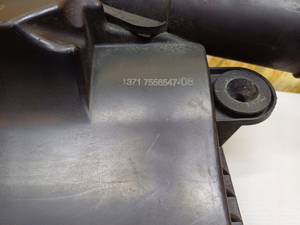 фото №8, Корпус фільтра повітря bmw 3 e92 e93 335i e60 lci 13717556547