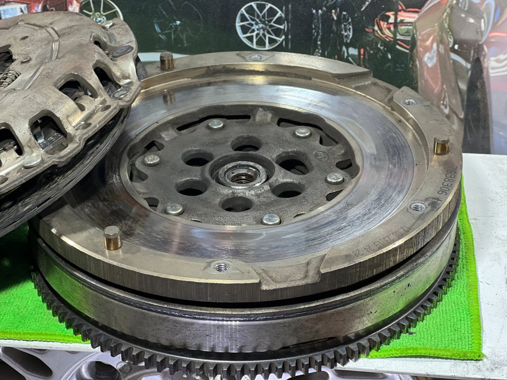 фото №5, Bmw f10 f20 f30 f31 n20b20 бензин колесо двомасовий зчеплення комплект 7638306