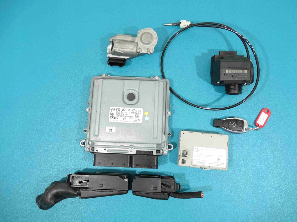 фото №1, Бортовой компьютер набор mercedes cls c219 3.0 cdi