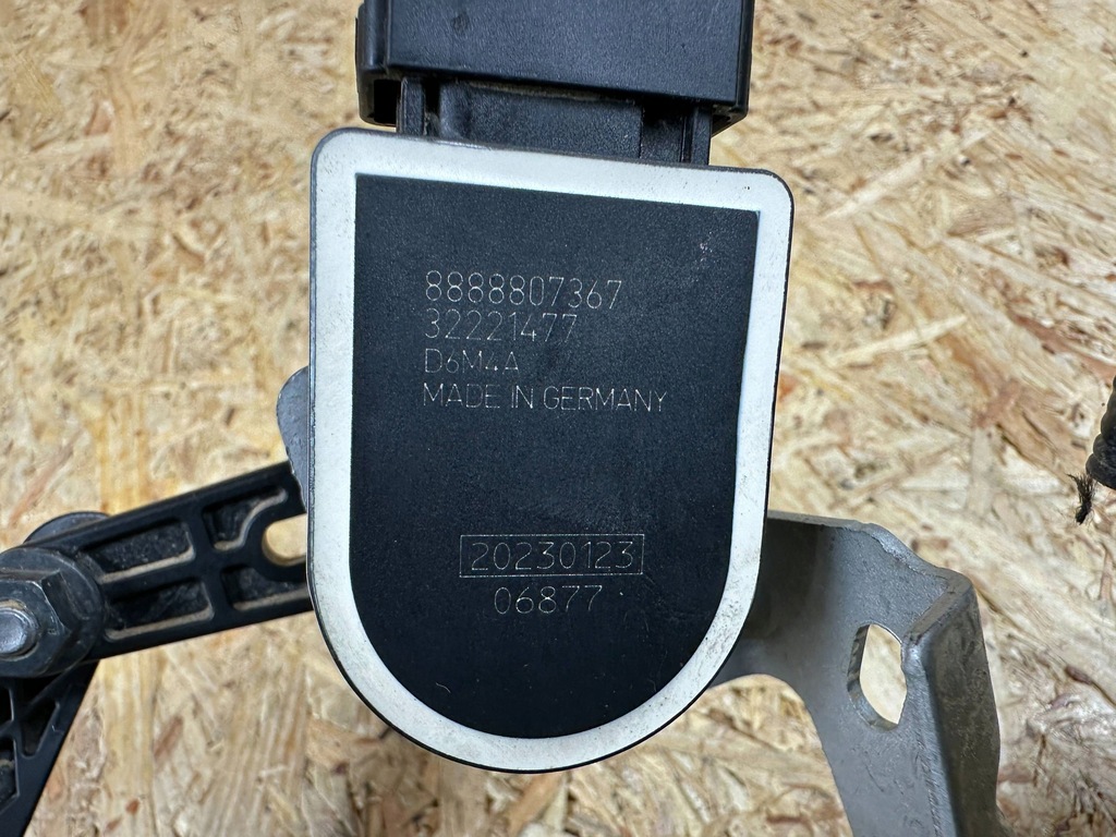 фото №10, Датчик выравнивание света лампа левый volvo xc40 c40 32221477 32221957