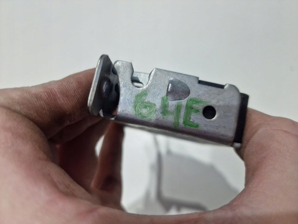 фото №11, Bmw 5 e60 e61 03-10 замок датчик капот перед