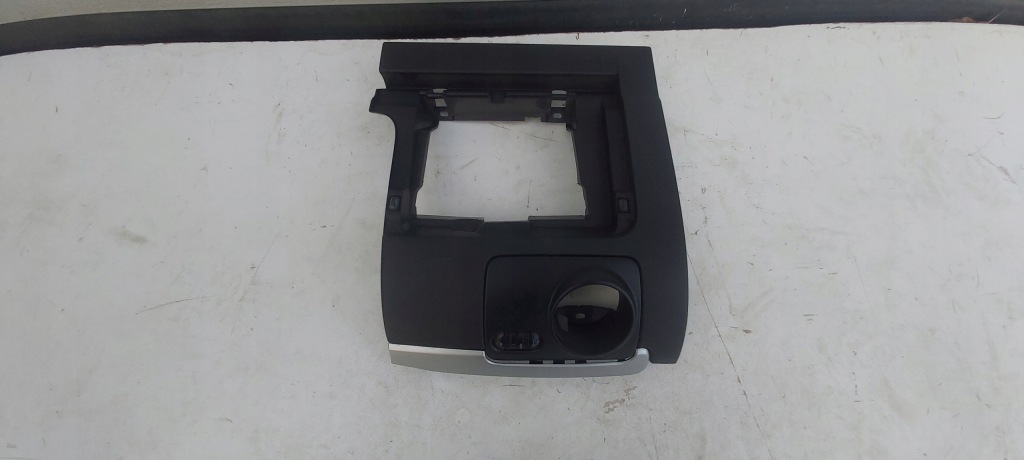 фото №1, Vw golf vi 5k1858365d корпус консоли