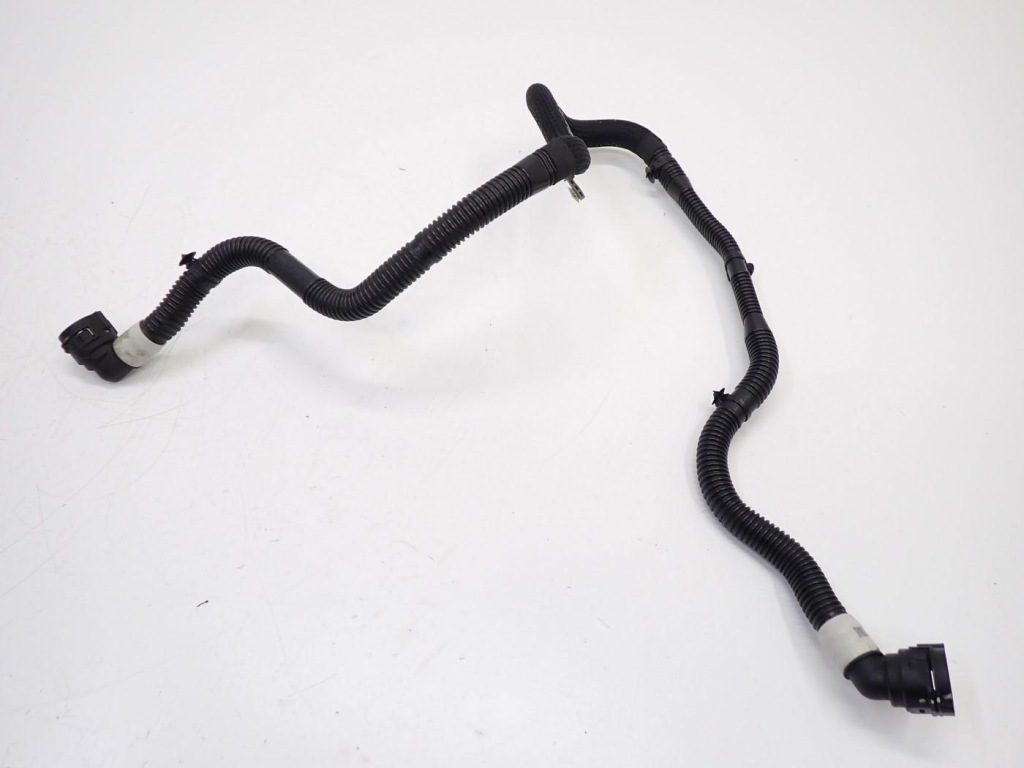 фото №1, Wąż шланг трубка wody 1077595-00-e tesla model y 3d3 3d7 23r