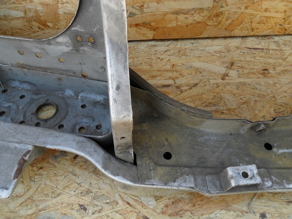 фото №9, Suzuki xl7 2006- усилитель передний