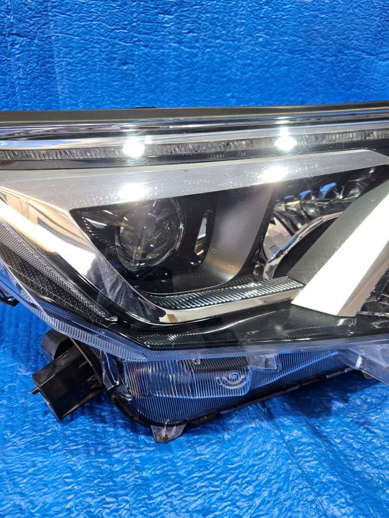 Фара правий full led toyota rav4 iv рестайлінг  2015-2019 - Доставка