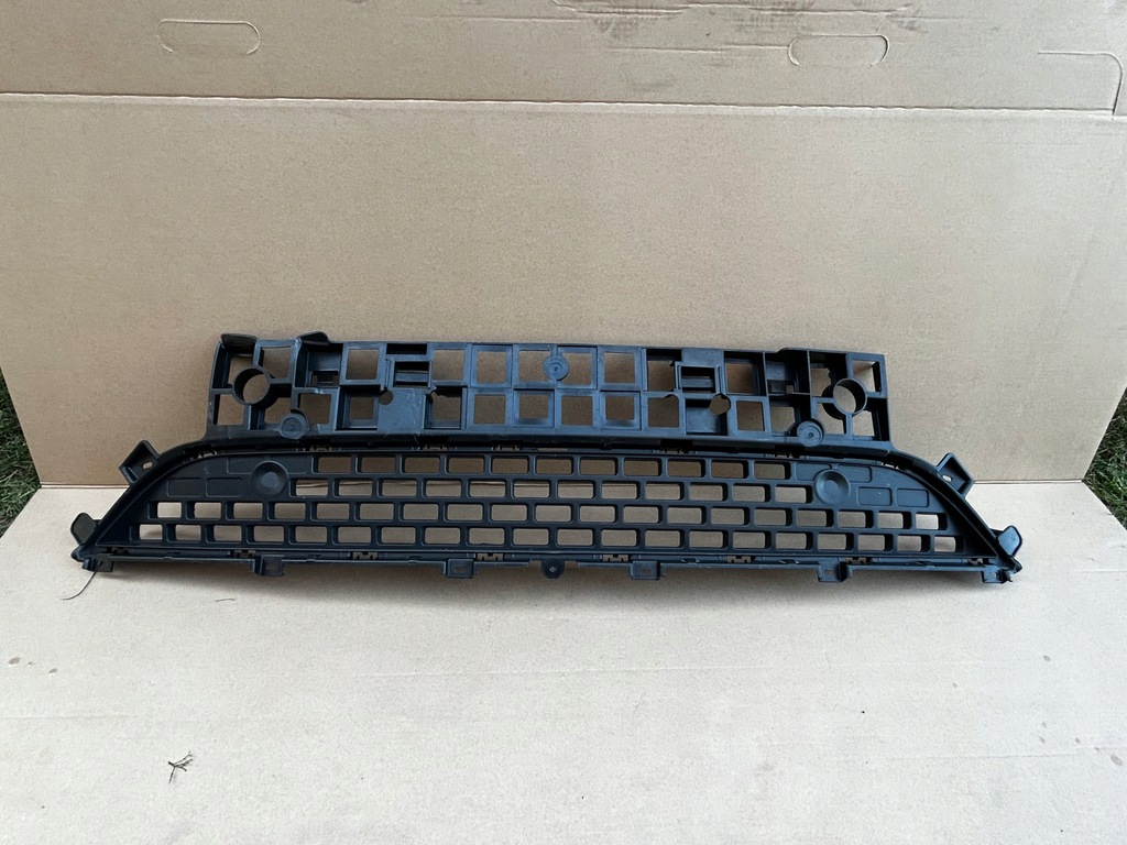 фото №1, Renault master iv середня решітка бампера перед