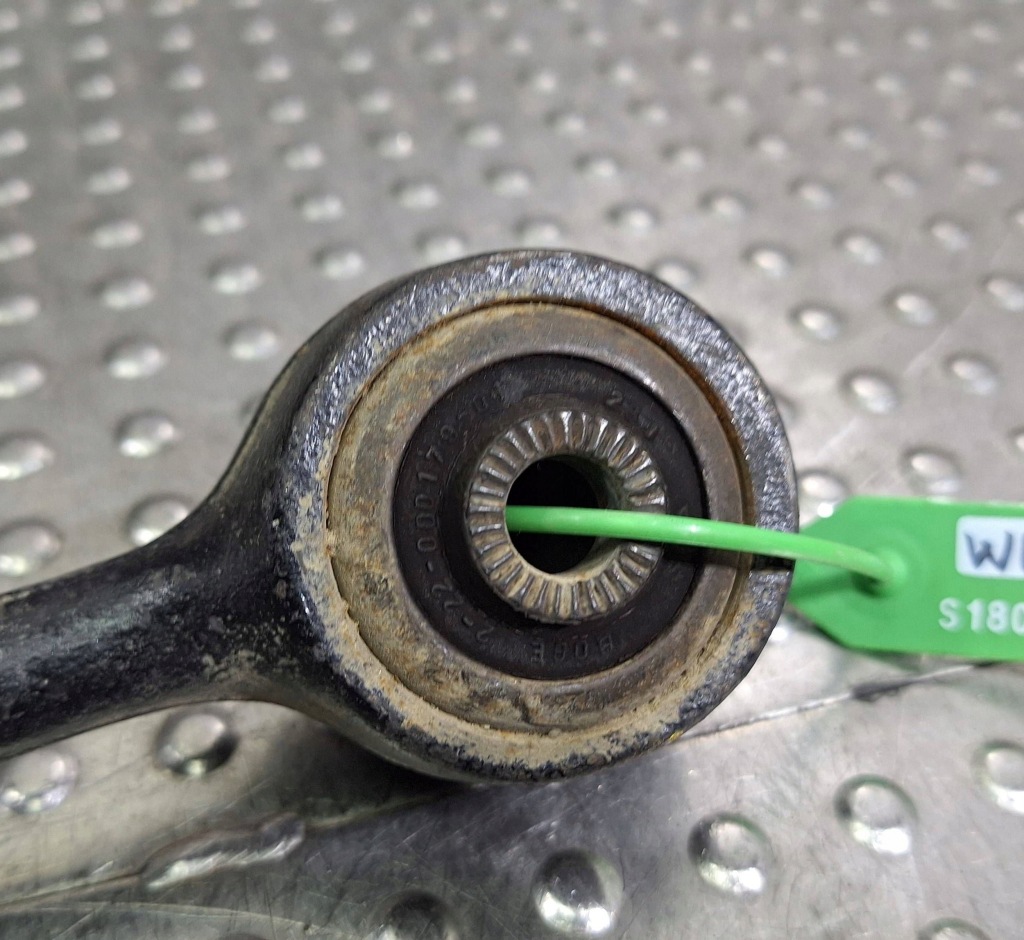 Важіль праві перед 11315741 bmw 5 e34 Недорого