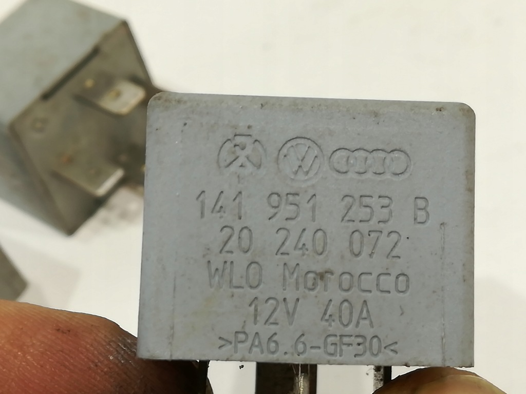 Купити Реле volkswagen golf 141951253