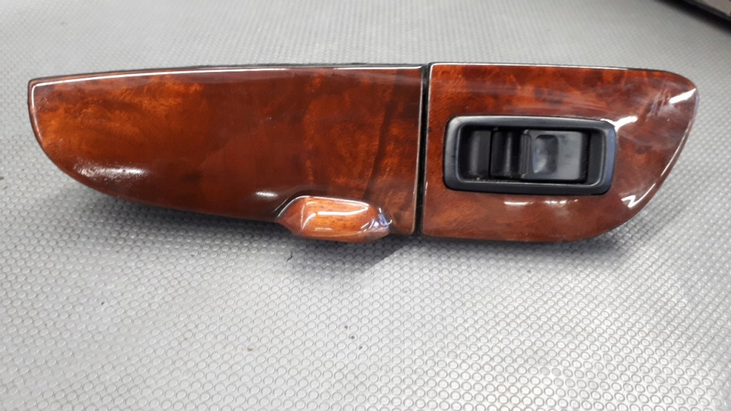 Купить 74270-30011 переключатель правый задний  lexus gs300