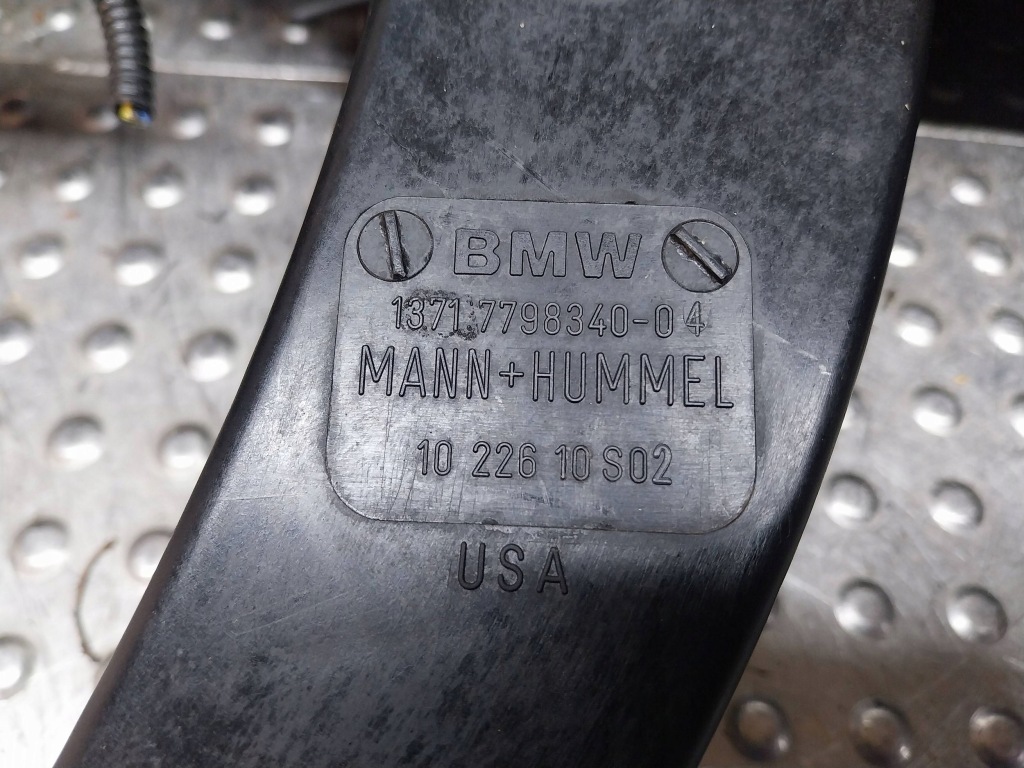 Корпус фильтра воздуха расходомер 7798340 bmw x6 e71 x5 e70 3.0d Недорого