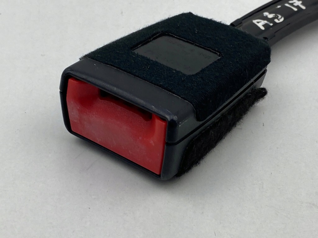 2017 audi a3 s3 8v пряжка передний поперечина безопасности 8v0857756e с Разборки