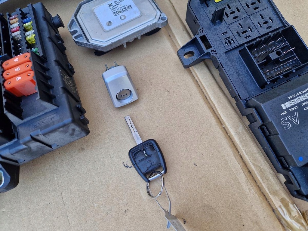 фото №7, Набор стартовый бортовой компьютер opel vectra c gts signum 1.8 122km