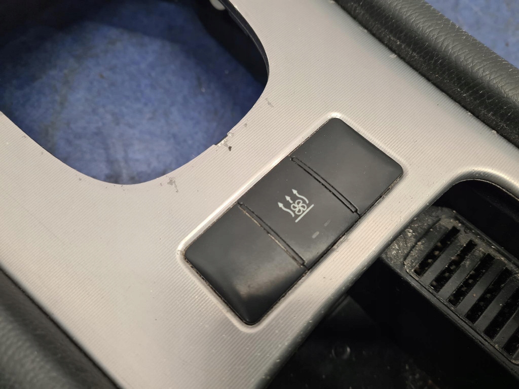 Mercedes w203 lift kombi тунель середній Оригінал