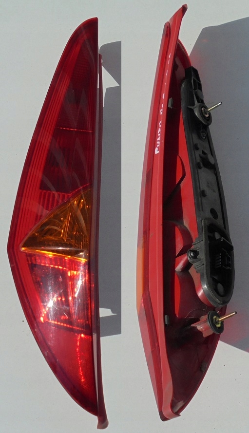 фото №1, Fiat punto ii 03 r лампа левая задняя 3d hb