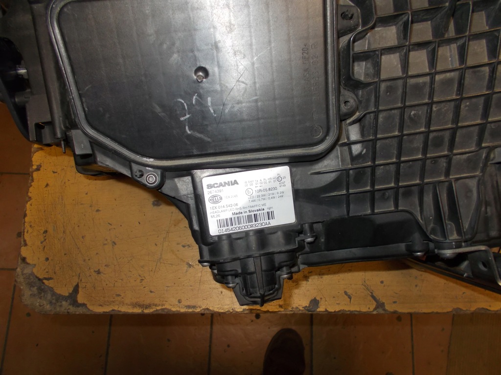 фото №5, Scania r s лампа 2674390 права