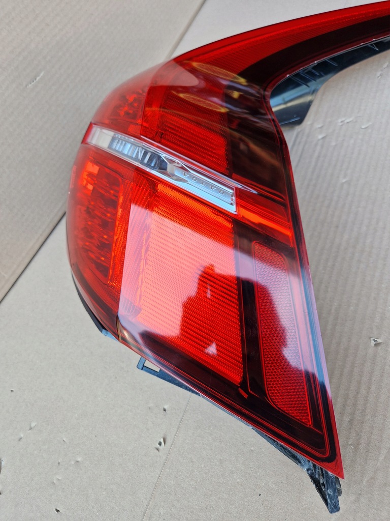 фото №10, Volvo xc60 ii лампа правая задняя задняя led usa #306