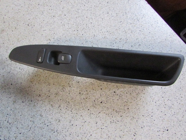 фото №1, Панель управление окон правый volvo v40