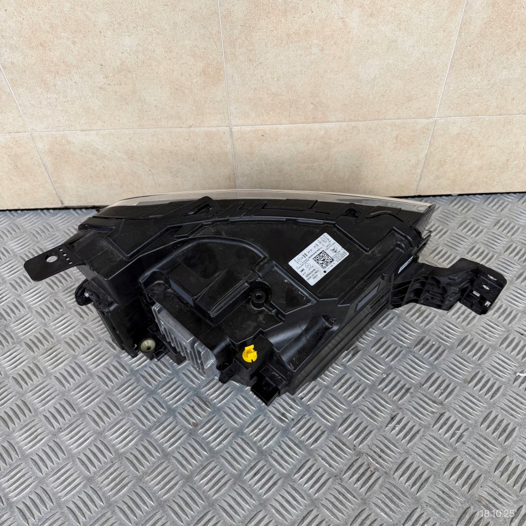 Фара ліва правий ліхтарі  передні комплект citroen c5 aircross рестайлінг  full led Недорого