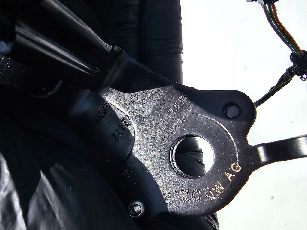 фото №3, A3 8y sportback клипса ремней задняя 8y0857739m