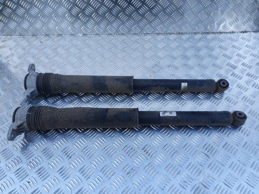 фото №1, Амортизатор задняя левый правый mazda 3 bp iv 19-