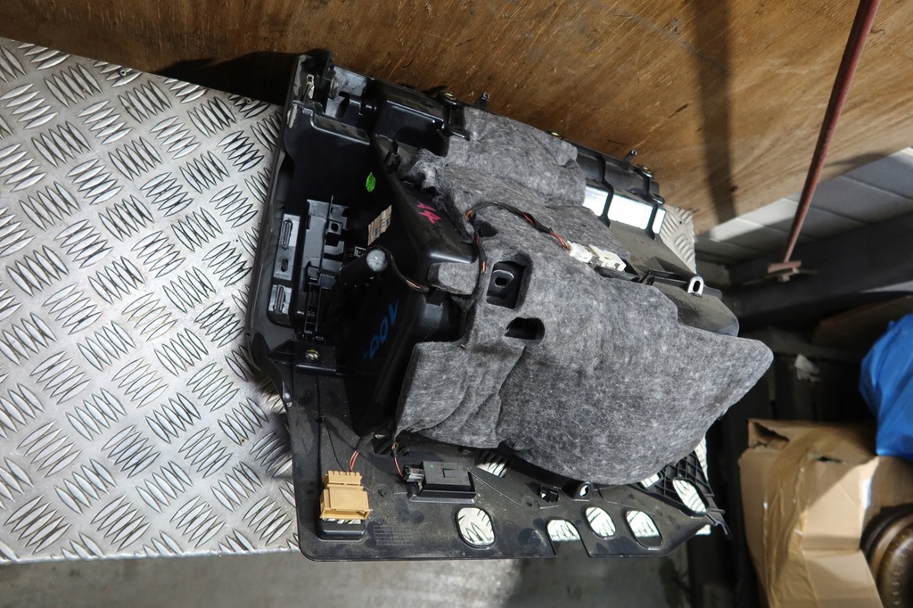 фото №8, Бардачок пассажира audi a4 b8 8k1857035