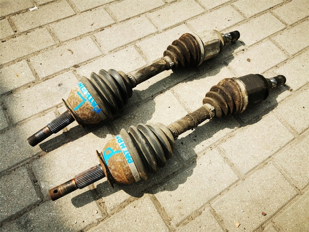 фото №2, Nissan pathfinder r51 2.5 dci приводной вал левая перед