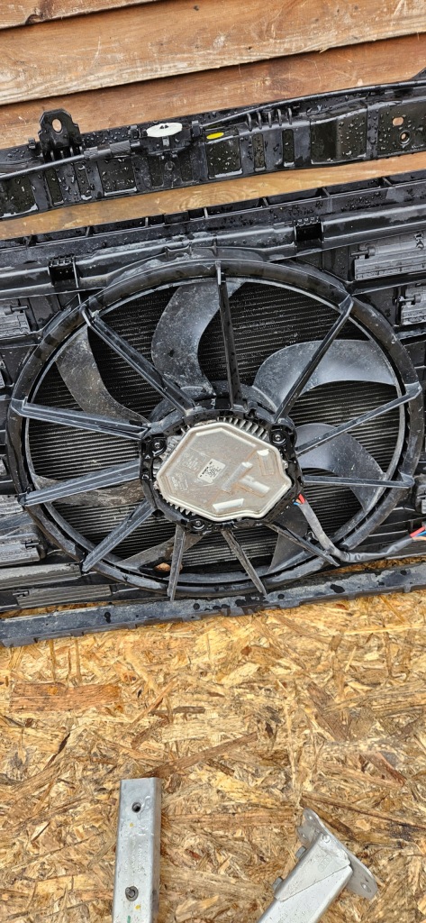 Ремінь передній підсилювач радіатор вентилятор audi e-tron 4ke Недорого